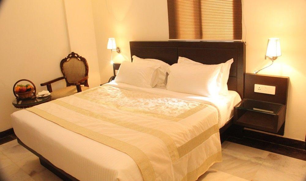 Oyo Flagship Hotel Rudra Palace Agra  Extérieur photo