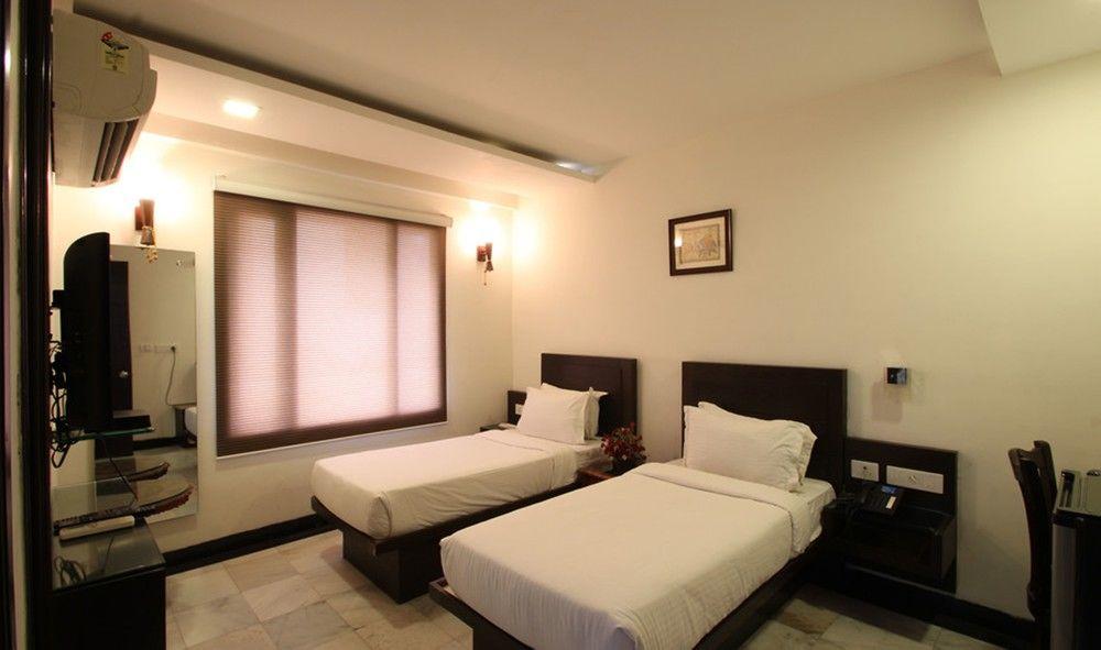 Oyo Flagship Hotel Rudra Palace Agra  Extérieur photo
